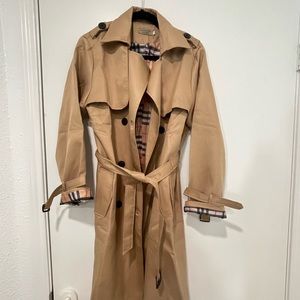 ❌SOLD❌ Designer plaid trench coat - khaki/camel/tan - M/L